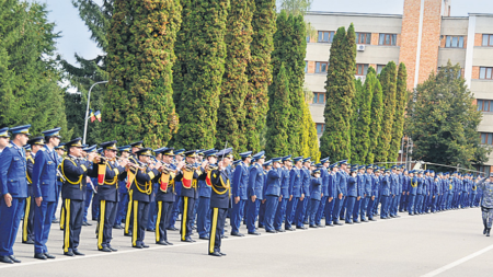 Pentru tinerii maramureșeni care își doresc un destin militar