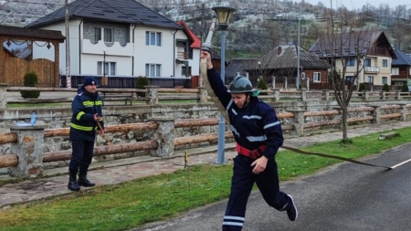 Pompieri voluntari la întrecere