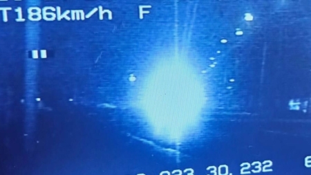 Prins gonind în localitate cu 186 km/h