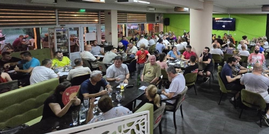 „Nedumeriții”  Dan Țuțu și Cristi Manolescu aduc stand-up comedy la Baia Mare