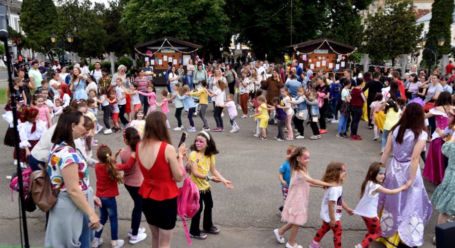 „Ziua Copilului” va fi sărbătorită cu jocuri, spectacole și multe surprize în Parcul Grădina Morii din Sighetu Marmației