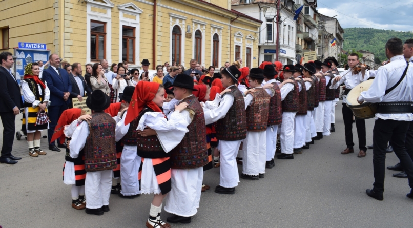 Festivalul Național de Folclor „Armonii de Primăvară” din Vișeu de Sus ajunge la cea de-a XLVII-a ediție
