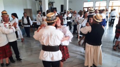 „Joc cu coșarca” în Făurești în a doua zi de Rusalii