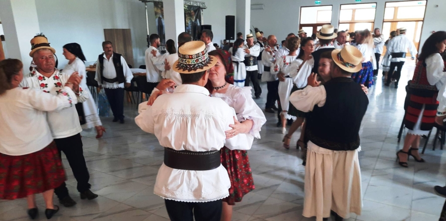 „Joc cu coșarca” în Făurești în a doua zi de Rusalii