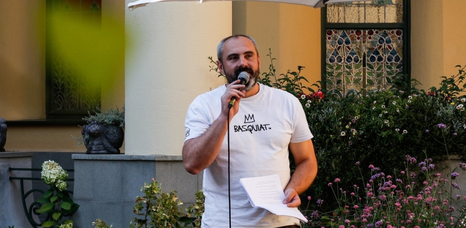 Scriitorul vișeuan Cosmin Perța reprezintă România la Festivalul Internațional de Poezie „Los Confines”