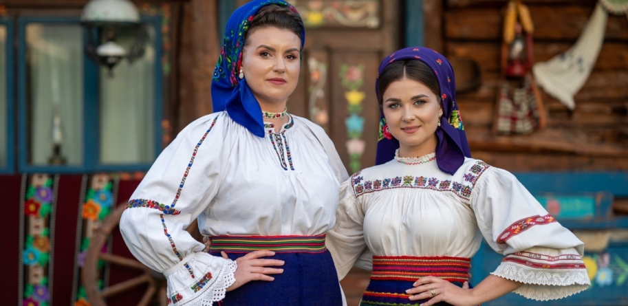 Livia Neag Nistea și Mariana Cușner au lansat cântecul „Badea când vede că râd”