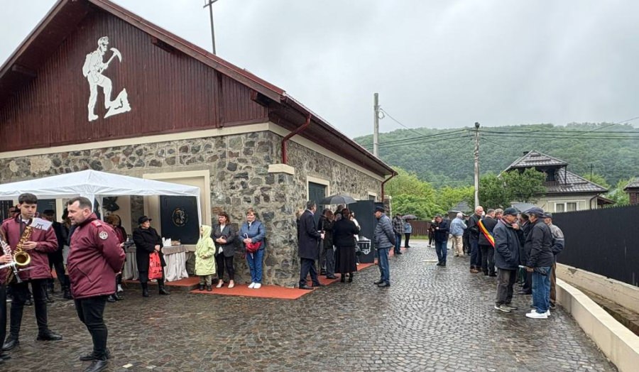 Trecutul mineritului prinde glas: Muzeul Tarnița din Băița și-a deschis azi porțile (FOTO)