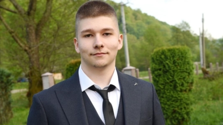 Raul Perhaița, elev la Liceul Teoretic „Petru Rareș” Târgu Lăpuș, participă la patru etape naționale ale olimpiadelor școlare