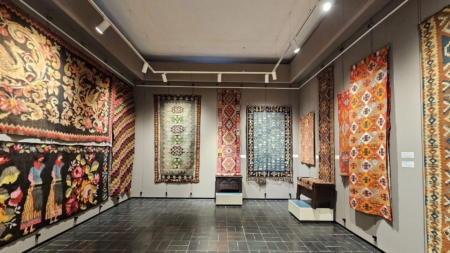 Expoziția „Tehnici tradiționale de realizare a scoarțelor, în România și Republica Moldova” poate fi admirată la Sighetu Marmației până pe 4 iunie