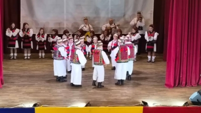 Ansamblul „Berbeștenii” se reîntoarce cu un trofeu de la cea de-a VIII-a ediție a Festivalului „Saveta Bogdan”