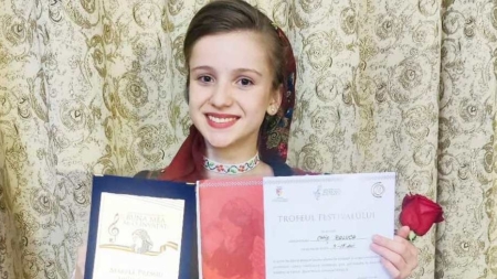 Raluca Izabela Chiș a adus în Maramureș Trofeul și Marele Premiu al Festivalului Național de Folclor „Buna mea m-o învățat”