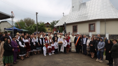 PS Timotei Sătmăreanul a târnosit biserica Parohiei „Sfinții Arhangheli Mihail și Gavriil” din Românești