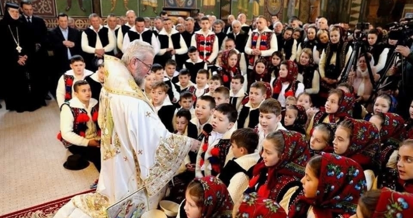 PS Iustin: „Să ne purtăm cu multă demnitate și mândrie nepăcătoasă portul nostru popular maramureșean care este unic, frumos și nobil”