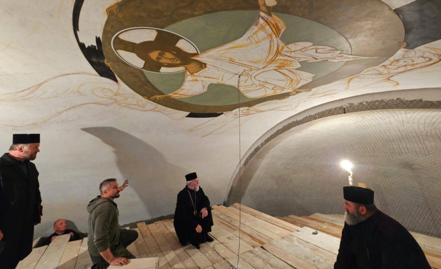 PS Iustin, vizită pe șantierul de pictură al Catedralei Episcopale din Baia Mare