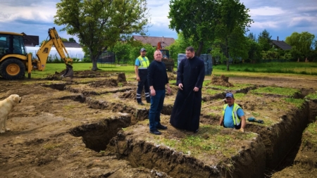 În Săcălășeni au început lucrările la noua casă parohială