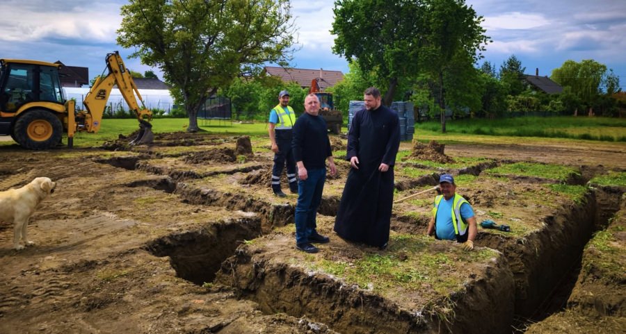 În Săcălășeni au început lucrările la noua casă parohială