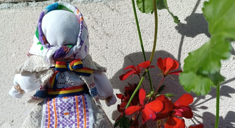 În Sarasău se organizează atelierul de creație „Păpușile bunicilor”