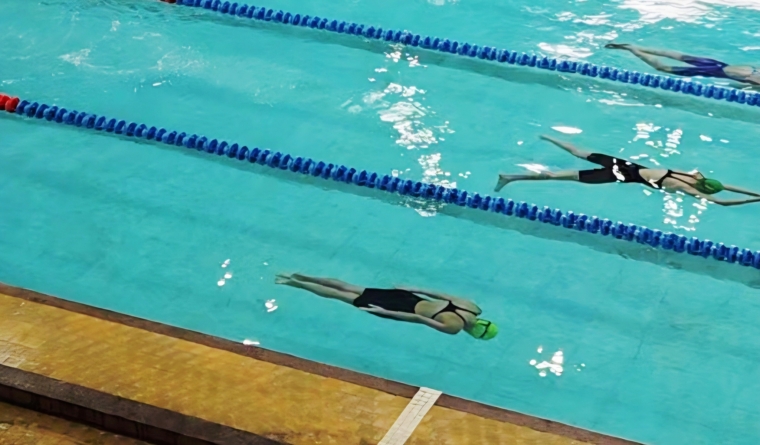 Cupa „Flykick”, ediția a XVII-a, un succes; Aproape 500 de sportivi au participat la competiția de natație