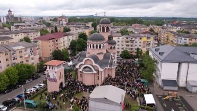 Moment important: Biserica „Buna Vestire” din Baia Mare a fost târnosită la 25 de ani de la punerea pietrei de temelie
