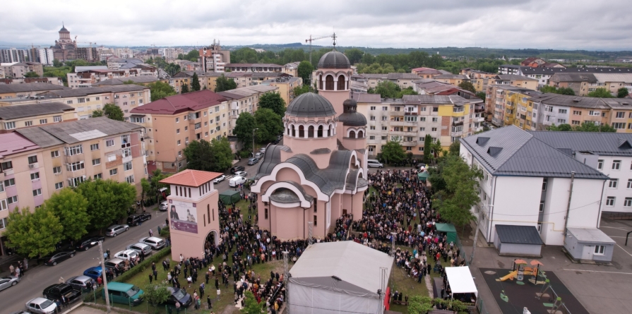 Moment important: Biserica „Buna Vestire” din Baia Mare a fost târnosită la 25 de ani de la punerea pietrei de temelie