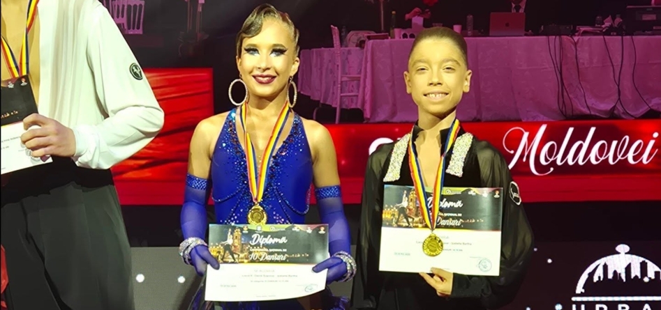 Sportivii DanceLight Studio Baia Mare, finaliști la Campionatul Național al României de 10 dansuri și de două ori pe podium la Cupa Moldovei.