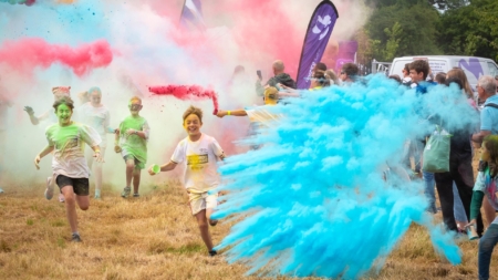 Va fi explozie de culoare și veselie la „Baia Sprie Kids Color Run”