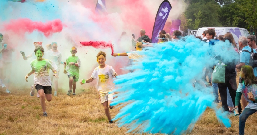 Va fi explozie de culoare și veselie la „Baia Sprie Kids Color Run”