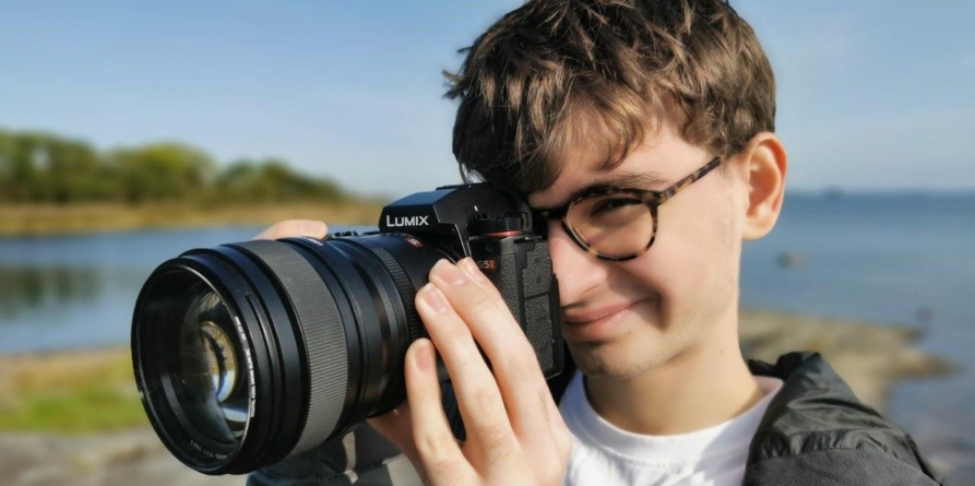 ”Faces of Autism”, o expoziție aparte, în Baia Mare