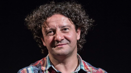 Teatrul Ararat, creația lui Claudiu Pintican, împlinește 18 ani de la premiera spectacolului „Gunoierul”