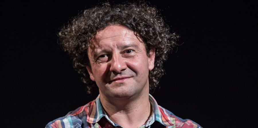 Teatrul Ararat, creația lui Claudiu Pintican, împlinește 18 ani de la premiera spectacolului „Gunoierul”