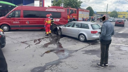 Accident rutier la Brașov cu un microbuz plin de copii sportivi din Baia Mare