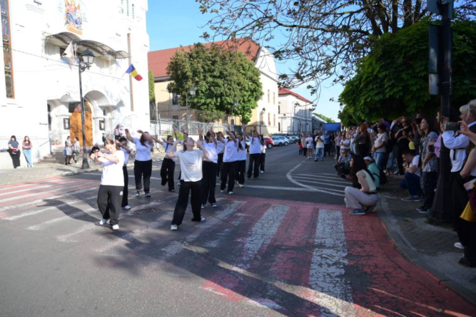 Teatru, muzică, film și emoție