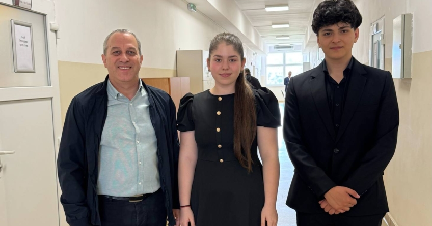 Maria Voevod și Răzvan Rogoz de la Colegiul de Arte Baia Mare, premiați la Concursul Regional de Interpretare vocal-instrumentală „Viva la Musica”