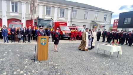 Festivitate la ISU: Cei mai noi pompieri maramureșeni au depus jurământul