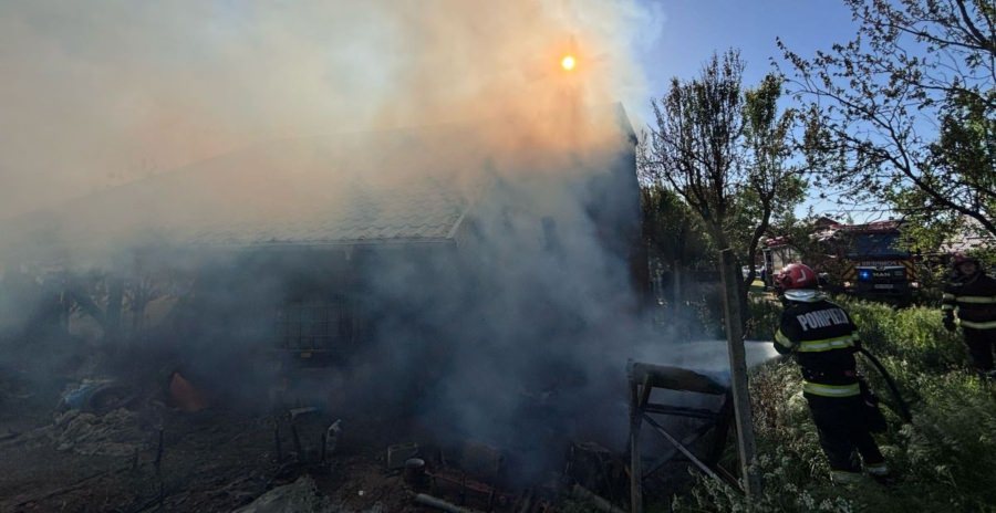 Incendiu la o anexă gospodărească din Seini