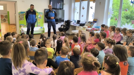 Cu jandarmii la grădiniță