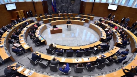 Slovenia apără în Constituție dreptul de a plăti în numerar