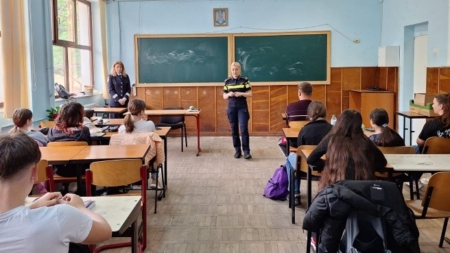 Acțiuni în școli ale polițiștilor pentru siguranța elevilor