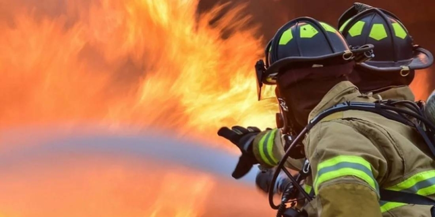 Incendiu în Sighetu Marmației – Zeci de persoane evacuate în miez de noapte