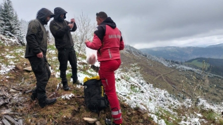 Poveste de viață cu Salvamont Maramureș: ”Mamele au izbucnit în plâns când ne-au văzut aducându-le copiii în viață, încercau să ne sărute mâinile”