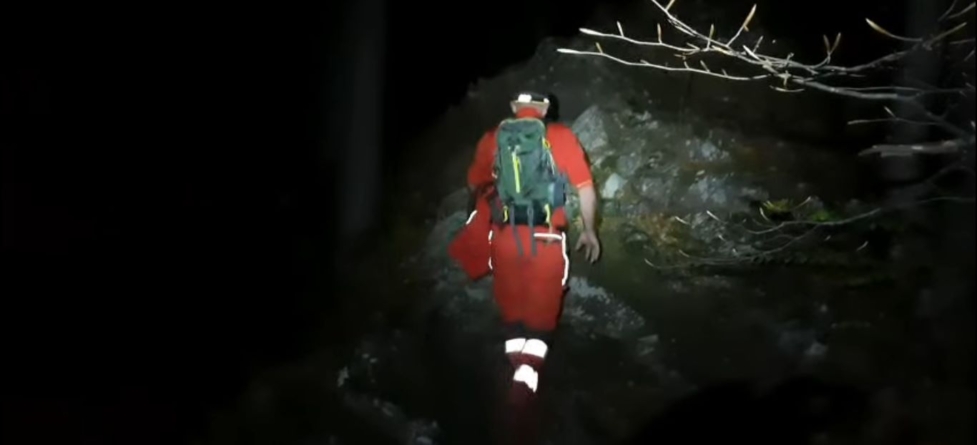 O nouă acțiune a salvamontiștilor pentru recuperarea unui tânăr din Munții Maramureșului