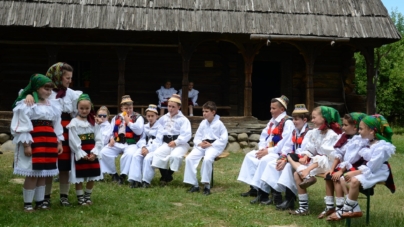 De Sânziene, în Sighetu Marmației: „Îmbracă o cămeșă și hai la muzeu… în șezătoare”