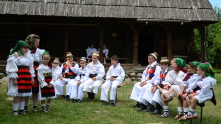 De Sânziene, în Sighetu Marmației: „Îmbracă o cămeșă și hai la muzeu… în șezătoare”