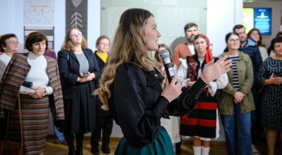 La Muzeul Județean de Istorie și Arheologie Maramureș va avea loc vernisajul expoziției „Soarele și Luna”