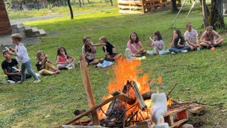 Start vară creativă: Copiii sunt invitați în tabăra „Creștem prin artă și joacă”