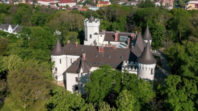 Expoziția „Un secol de arte frumoase la Baia Mare” va fi vernisată la Castelul Károlyi din Carei