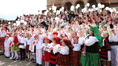 La Catedrala Episcopală: Bucuria onomasticii Preasfințitului Părinte Iustin s-a împletit cu sărbătoarea Zilei Copilului