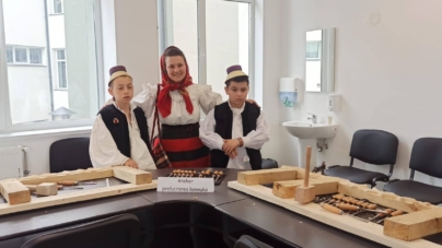 Elevii „Școlii Rădăcinilor Străbune” Călinești, premiați la etapa județeană a Olimpiadei de Meșteșuguri artistice tradiționale