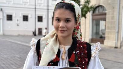 Iulia Ioana Vlad a obținut Premiul Special al Orchestrei „Rapsodia Bihoreană” în cadrul Festivalului-Concurs Național „Florica Ungur”