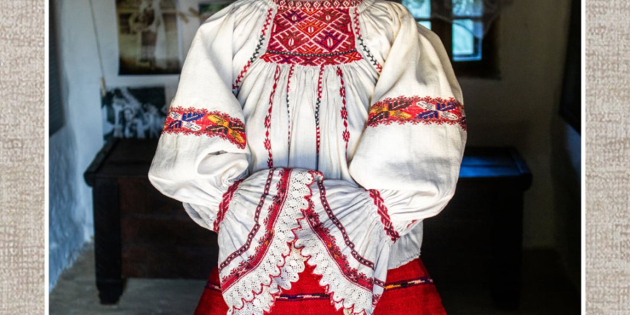 La Muzeul Satului din Baia Mare puteți admira cămașa cu ciupag din Țara Lăpușului